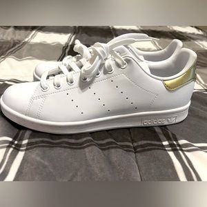 Women’s 9.5 Stan Smiths NWTs
